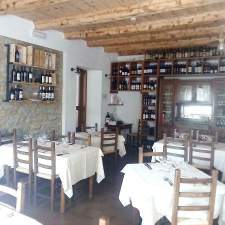 La Foresta Albergo Ristorante Pizzeria 巴迪亚普拉塔基利亚 外观 照片